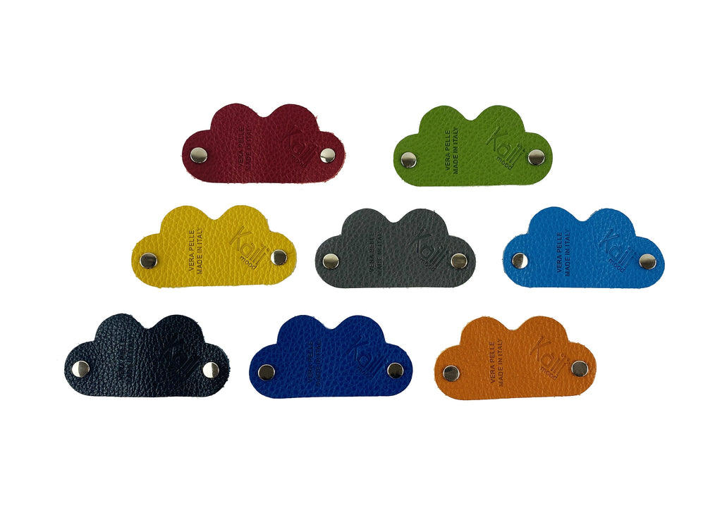 K0039DB | Avvolgicavo Cuore Made in Italy in Vera Pelle pieno fiore, grana dollaro - Colore Blu - Dimensioni: cm 5 x 8 x 0,5 - Confezione: Gift Box rigido fondo/coperchio-2